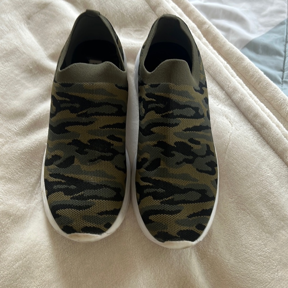 Steve Madden Camo Slip Ons